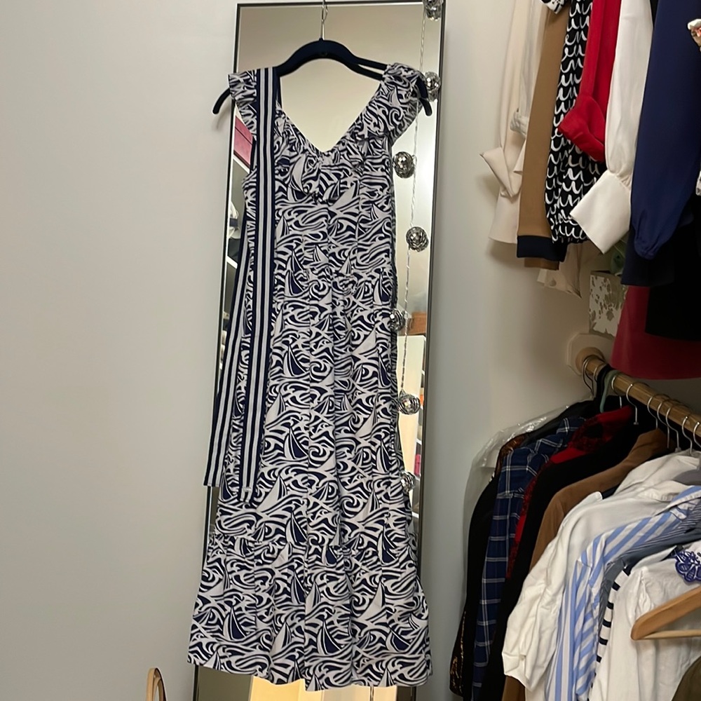 Vineyard Vines for Target summer maxi dress. Navy and white with ribbon belt.